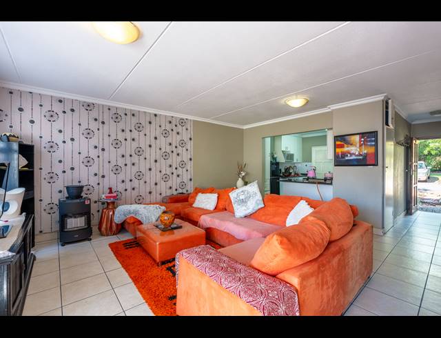 3 BEDROOM TOWNHOUSE FOR SALE IN BROADACRES